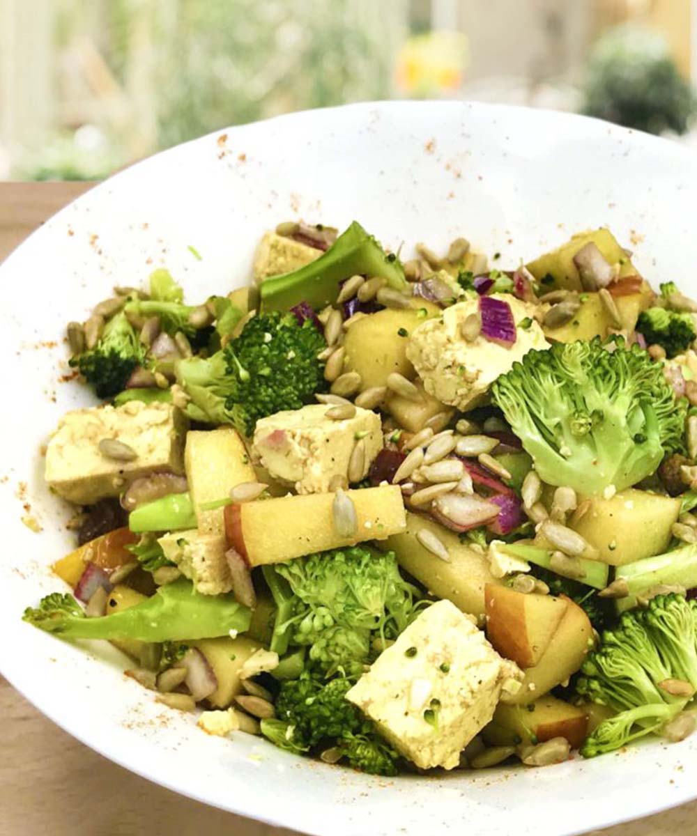 Salade de brocolis, pomme et tofu nature - Le Sojami